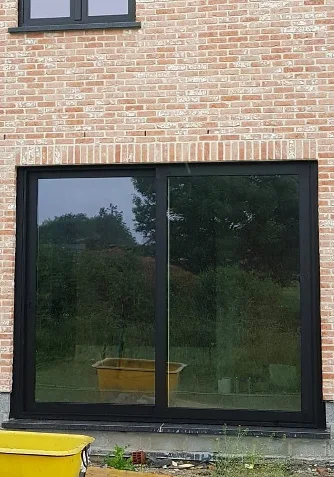 Cose zwarte schuifdeur