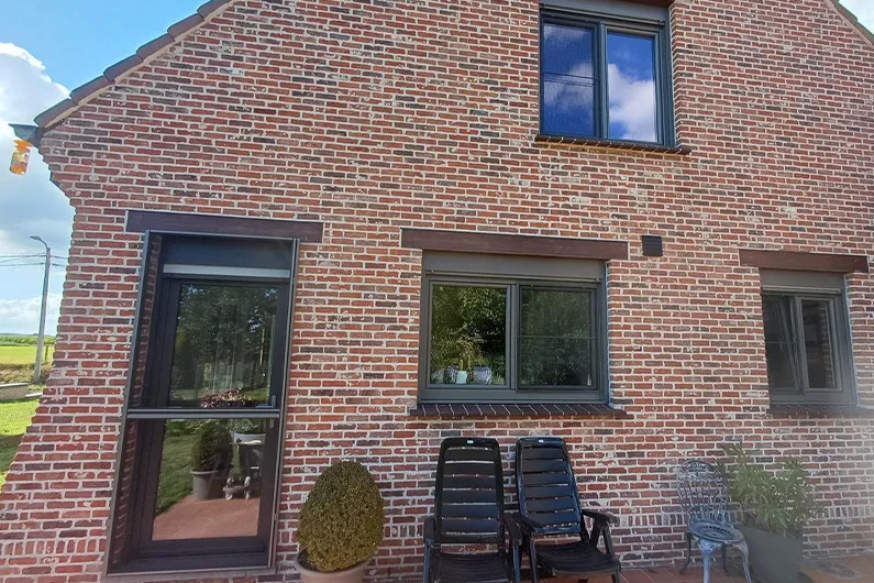 Werf in Lierde PVC ramen met opbouwrolluiken